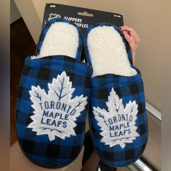 TORONTO MAPLE LEAFS Blue Grip Plaid Fabric Slippers Women’s Size S/M BRAND NEW - Picture 2 of 7